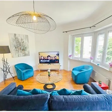 Prime Location Near Train Station Luxemburg