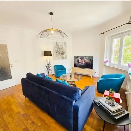 Prime Location Near Train Station Luxemburg