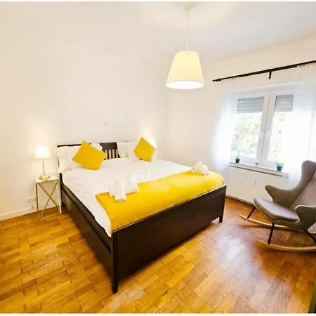 Prime Location Near Train Station * Luxemburg